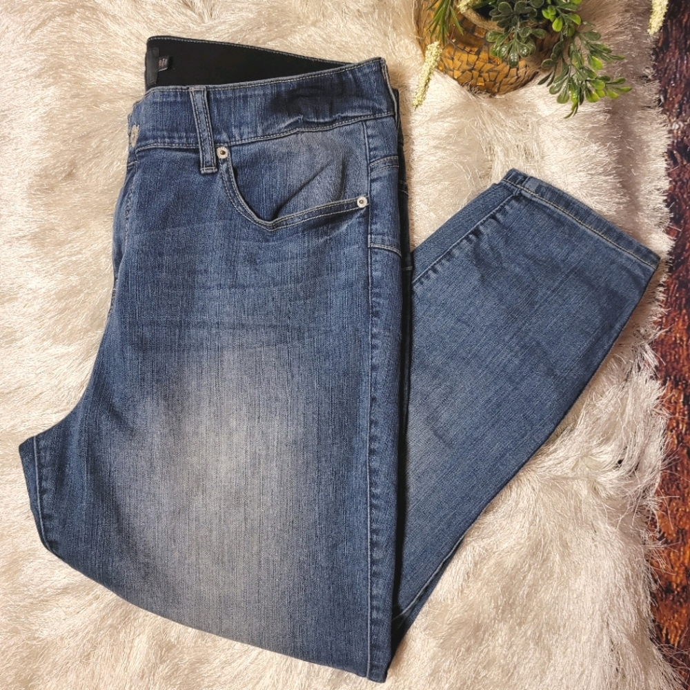 Torrid cropped jeans